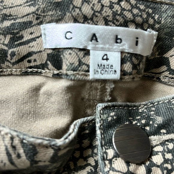Cabi Snake Skin Print Pants Size 4 - Picture 5 of 9